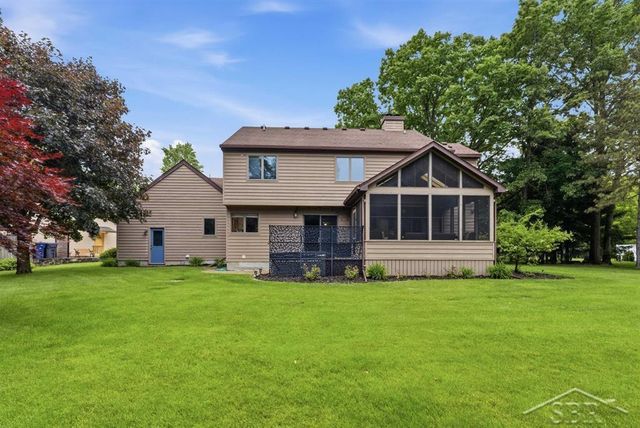6102 Oak Meadows Court, Midland, MI 48640