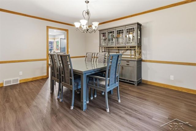 6102 Oak Meadows Court, Midland, MI 48640