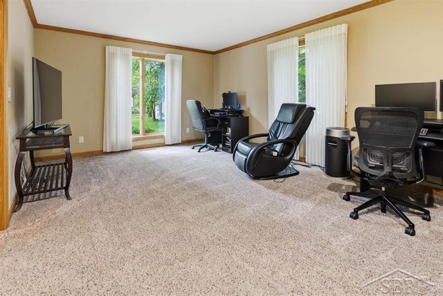 6102 Oak Meadows Court, Midland, MI 48640