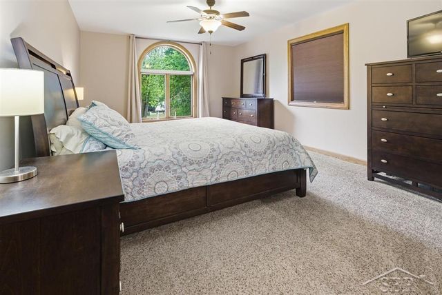 6102 Oak Meadows Court, Midland, MI 48640
