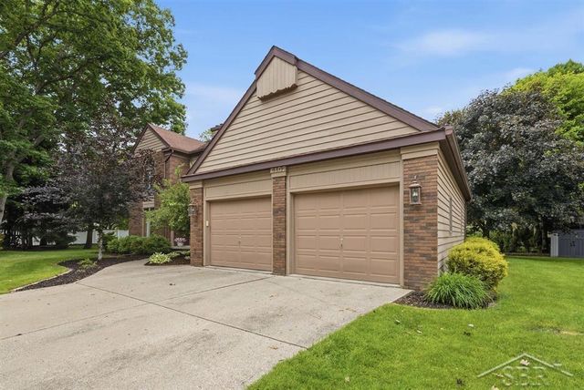 6102 Oak Meadows Court, Midland, MI 48640