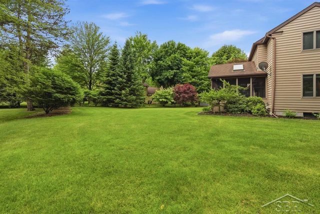 6102 Oak Meadows Court, Midland, MI 48640