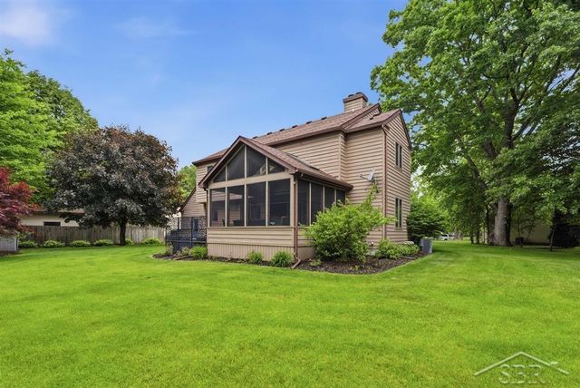 6102 Oak Meadows Court, Midland, MI 48640