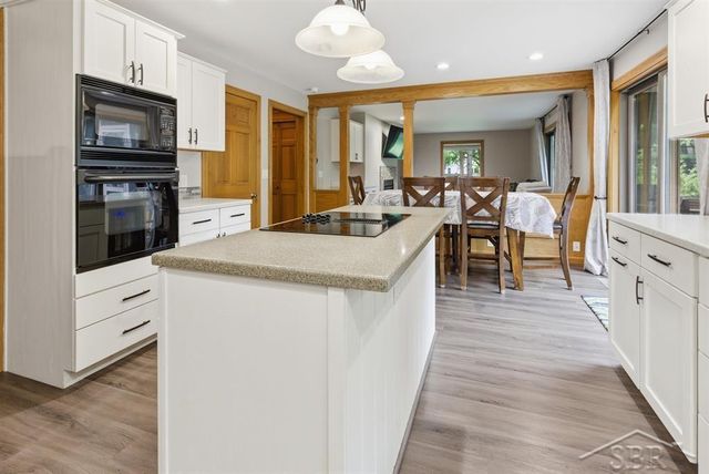 6102 Oak Meadows Court, Midland, MI 48640