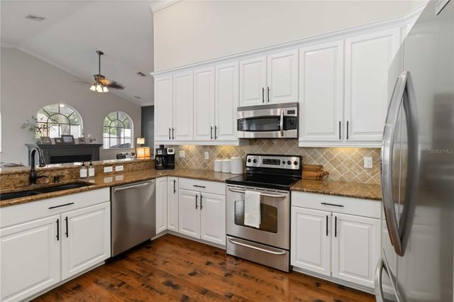 2007 RAVEN MANOR DRIVE, Dover, FL 33527