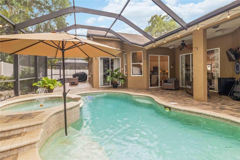 Image 2 of property listing at 2007 RAVEN MANOR DRIVE, Dover, FL 33527