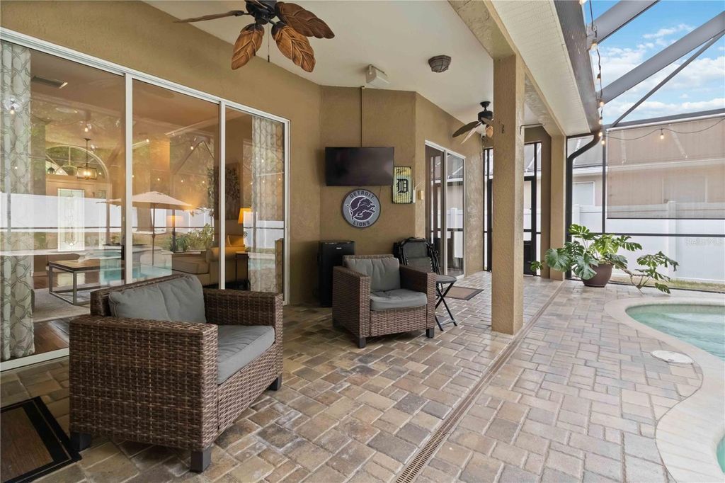 Image 26 of property listing at 2007 RAVEN MANOR DRIVE, Dover, FL 33527