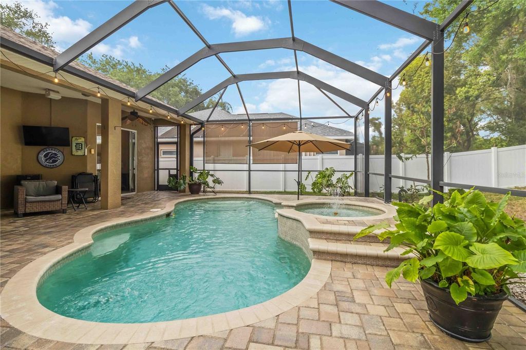 Image 27 of property listing at 2007 RAVEN MANOR DRIVE, Dover, FL 33527