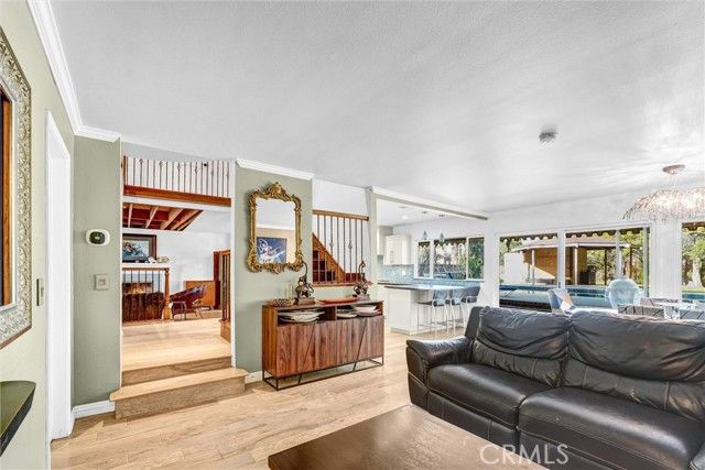 22935 Sylvan Street, Woodland Hills (los Angeles), CA 91367