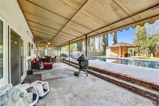 22935 Sylvan Street, Woodland Hills (los Angeles), CA 91367