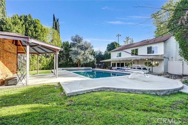 22935 Sylvan Street, Woodland Hills (los Angeles), CA 91367