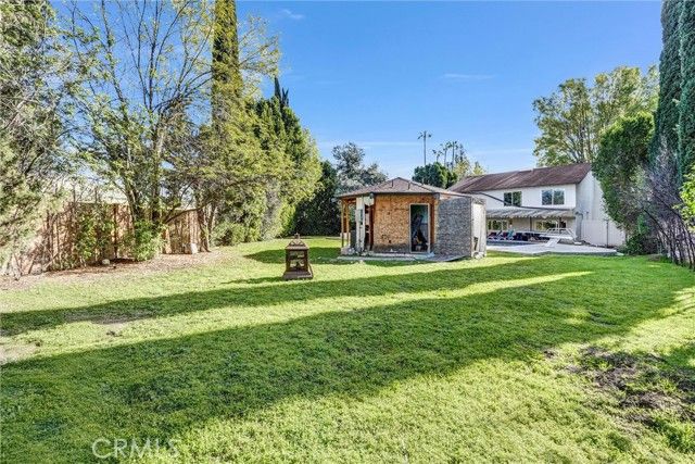 22935 Sylvan Street, Woodland Hills (los Angeles), CA 91367