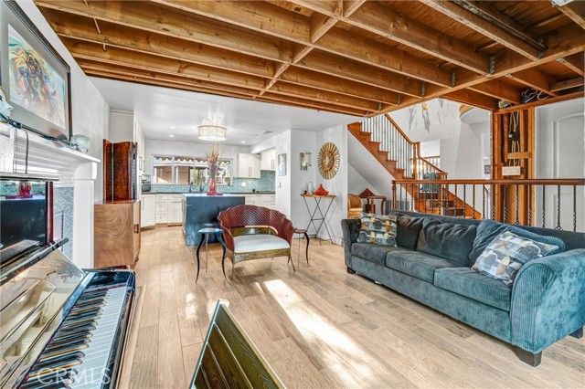 22935 Sylvan Street, Woodland Hills (los Angeles), CA 91367