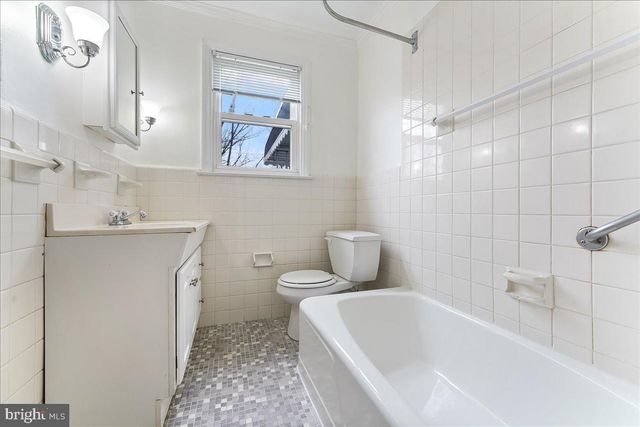 221 W MARTIN LN, Norwood, PA 19074