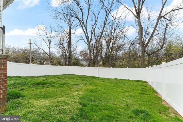 221 W MARTIN LN, Norwood, PA 19074