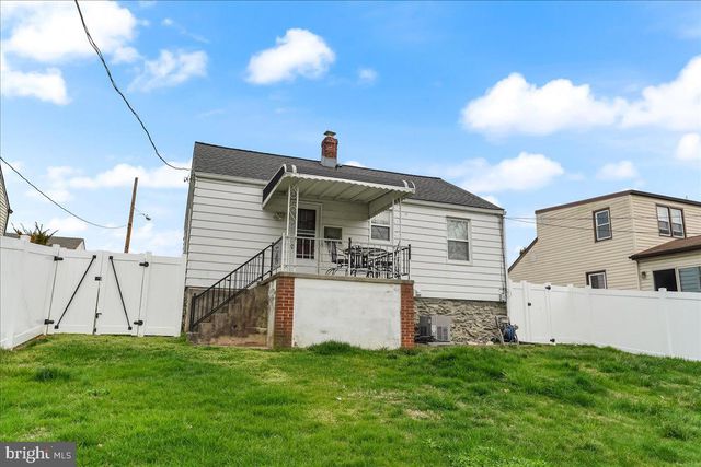 221 W MARTIN LN, Norwood, PA 19074