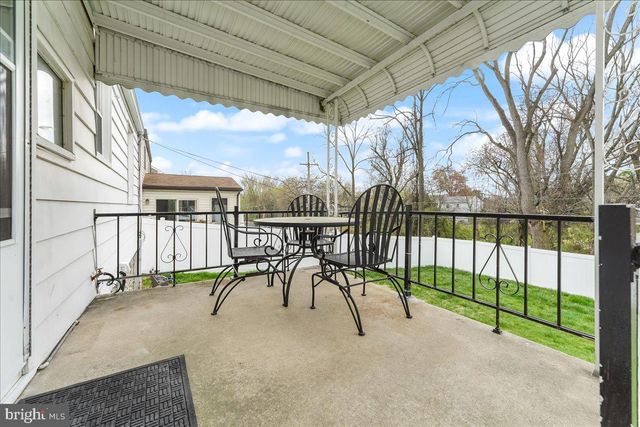 221 W MARTIN LN, Norwood, PA 19074