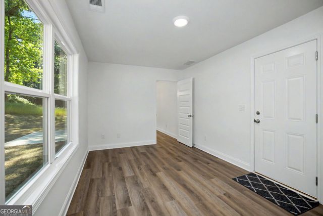 407 Barnetts Bridge Road, Jackson, GA 30233