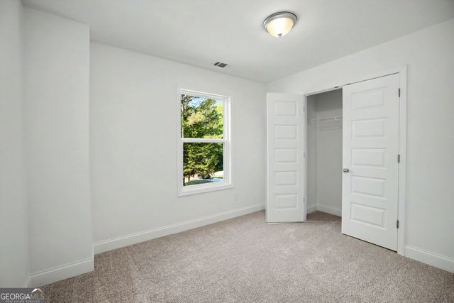 407 Barnetts Bridge Road, Jackson, GA 30233