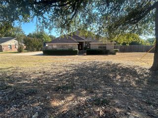 107 Hickory Lane, Weatherford, TX 76086