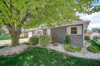 555 W Brookmont Boulevard W, Bradley, IL 60915