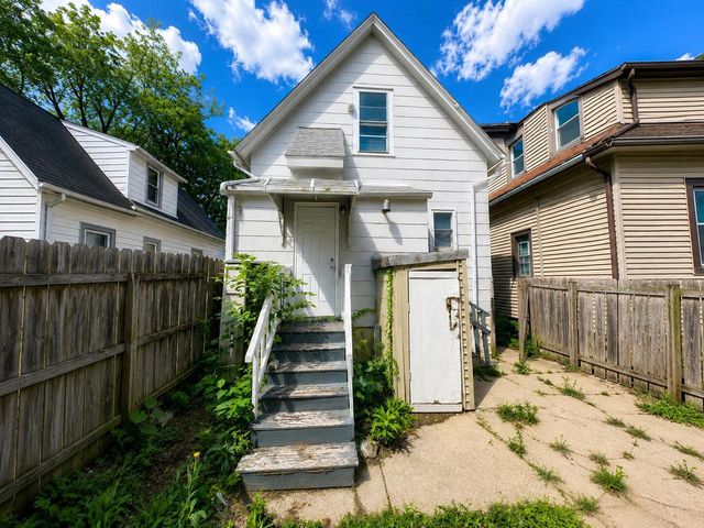 1125 E Clarke STREET, Milwaukee, WI 53212