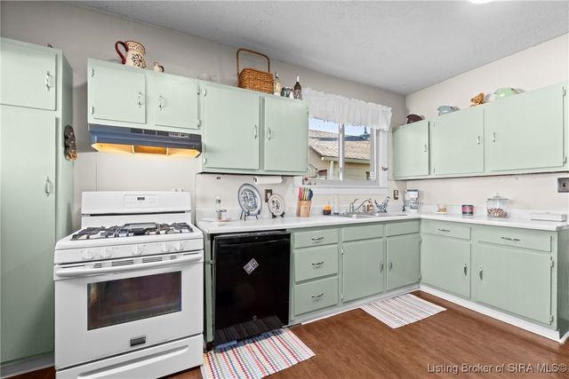 2221 McLean Avenue, New Albany, IN 47150