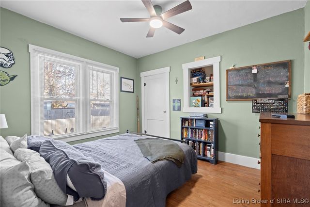 2221 McLean Avenue, New Albany, IN 47150