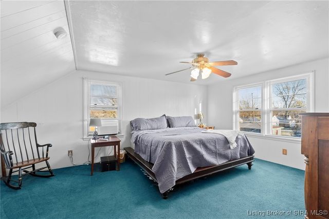 2221 McLean Avenue, New Albany, IN 47150