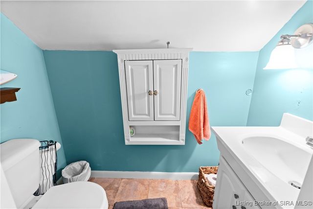 2221 McLean Avenue, New Albany, IN 47150