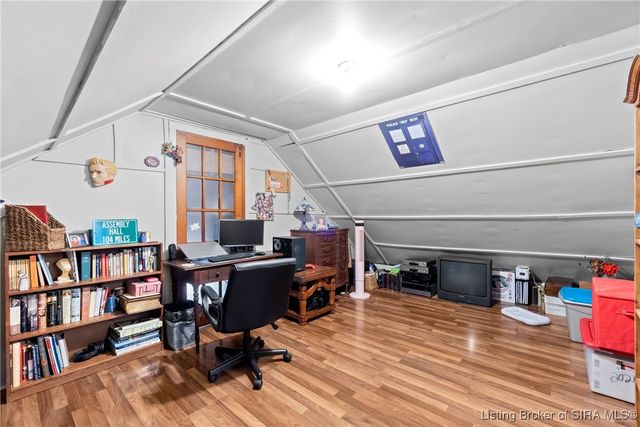 2221 McLean Avenue, New Albany, IN 47150