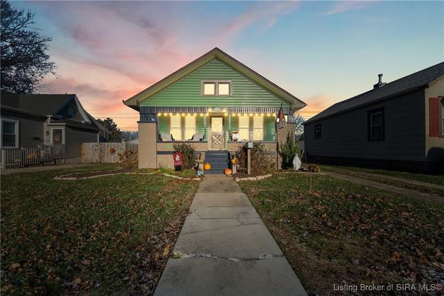 2221 McLean Avenue, New Albany, IN 47150