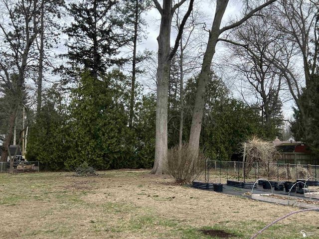 1142 South Park Drive, Bedford Twp, MI 48182