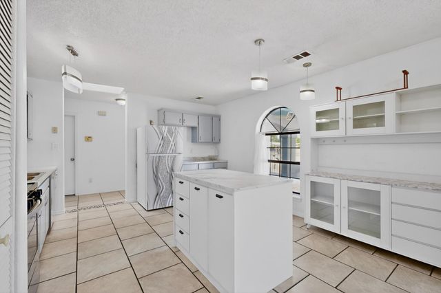 1101 Willow Court SE, Los Lunas, NM 87031