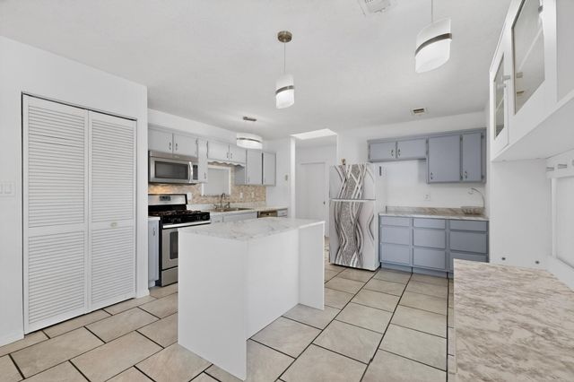 1101 Willow Court SE, Los Lunas, NM 87031