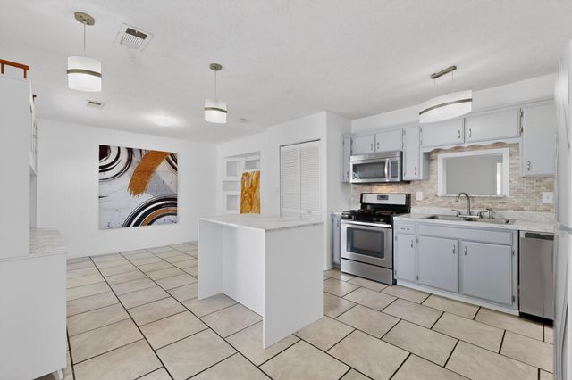 1101 Willow Court SE, Los Lunas, NM 87031