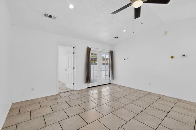 1101 Willow Court SE, Los Lunas, NM 87031