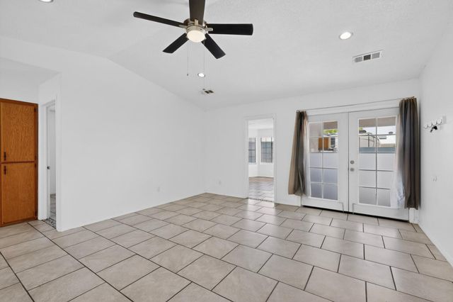 1101 Willow Court SE, Los Lunas, NM 87031
