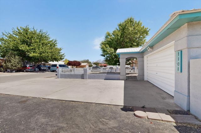 1101 Willow Court SE, Los Lunas, NM 87031