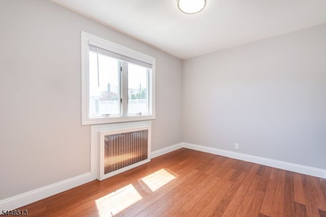 40 Winslow Ter, Fair Lawn Boro, NJ 07410