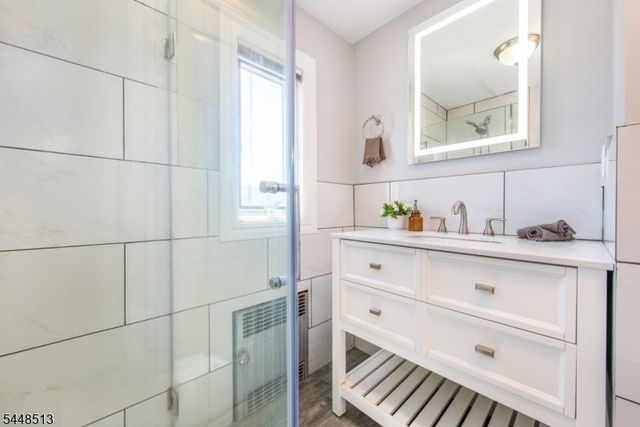 40 Winslow Ter, Fair Lawn Boro, NJ 07410