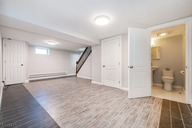 40 Winslow Ter, Fair Lawn Boro, NJ 07410