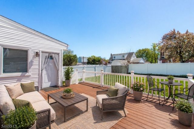 40 Winslow Ter, Fair Lawn Boro, NJ 07410