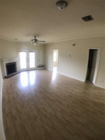 2100 San Gabriel ST 302, Austin, TX 78705