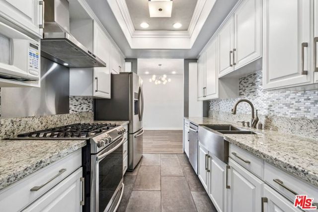 1002 S Burnside Avenue 203, Los Angeles, CA 90019