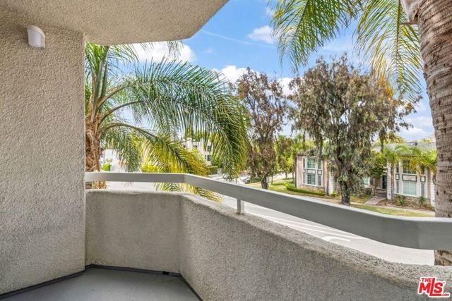 1002 S Burnside Avenue 203, Los Angeles, CA 90019