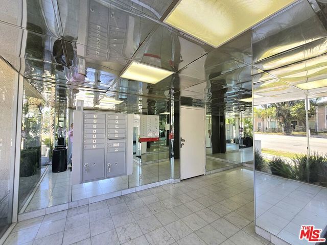 1002 S Burnside Avenue 203, Los Angeles, CA 90019