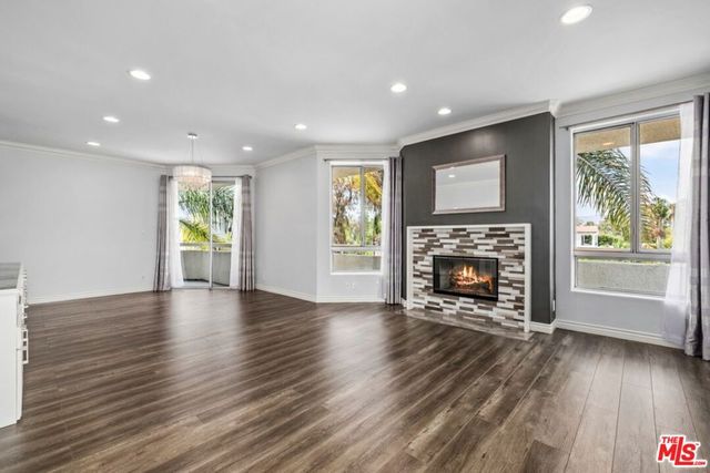 1002 S Burnside Avenue 203, Los Angeles, CA 90019