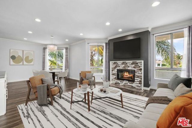 1002 S Burnside Avenue 203, Los Angeles, CA 90019