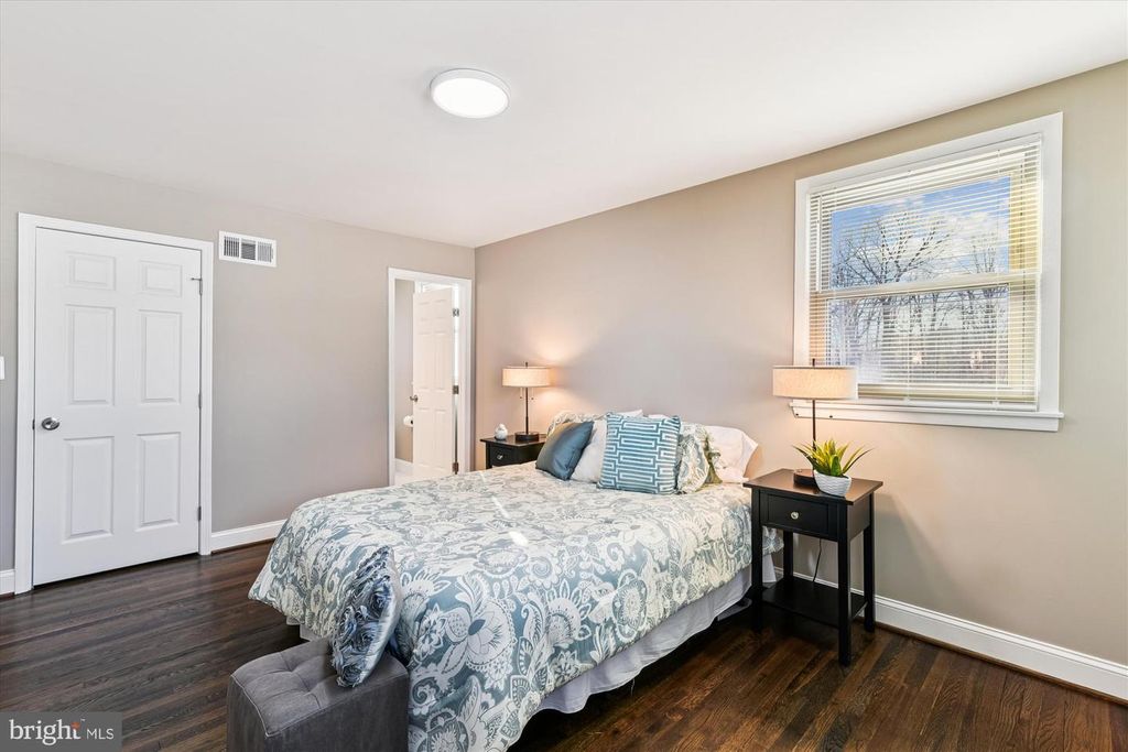 Image 11 of property listing at 3542 LYNNE HAVEN DR, Baltimore, MD 21244